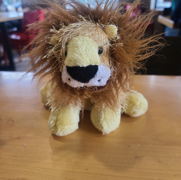 Old thrifted lion plush, turned into a komainu - Picture 2 of 2